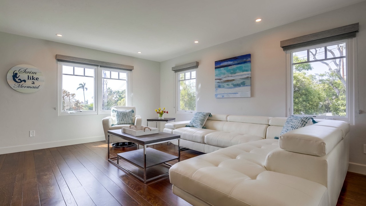 Photo of Livingroom in Village of La Jolla