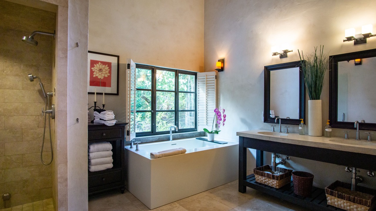 Photo of Bathroom in Kenwood