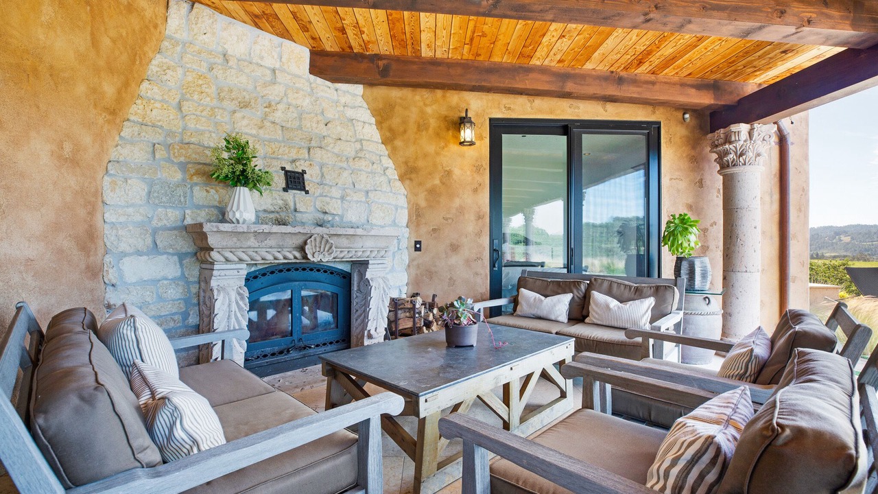 Photo of Livingroom in Geyserville