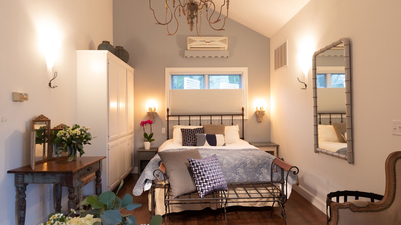 Photo of Bedroom in Glen Ellen