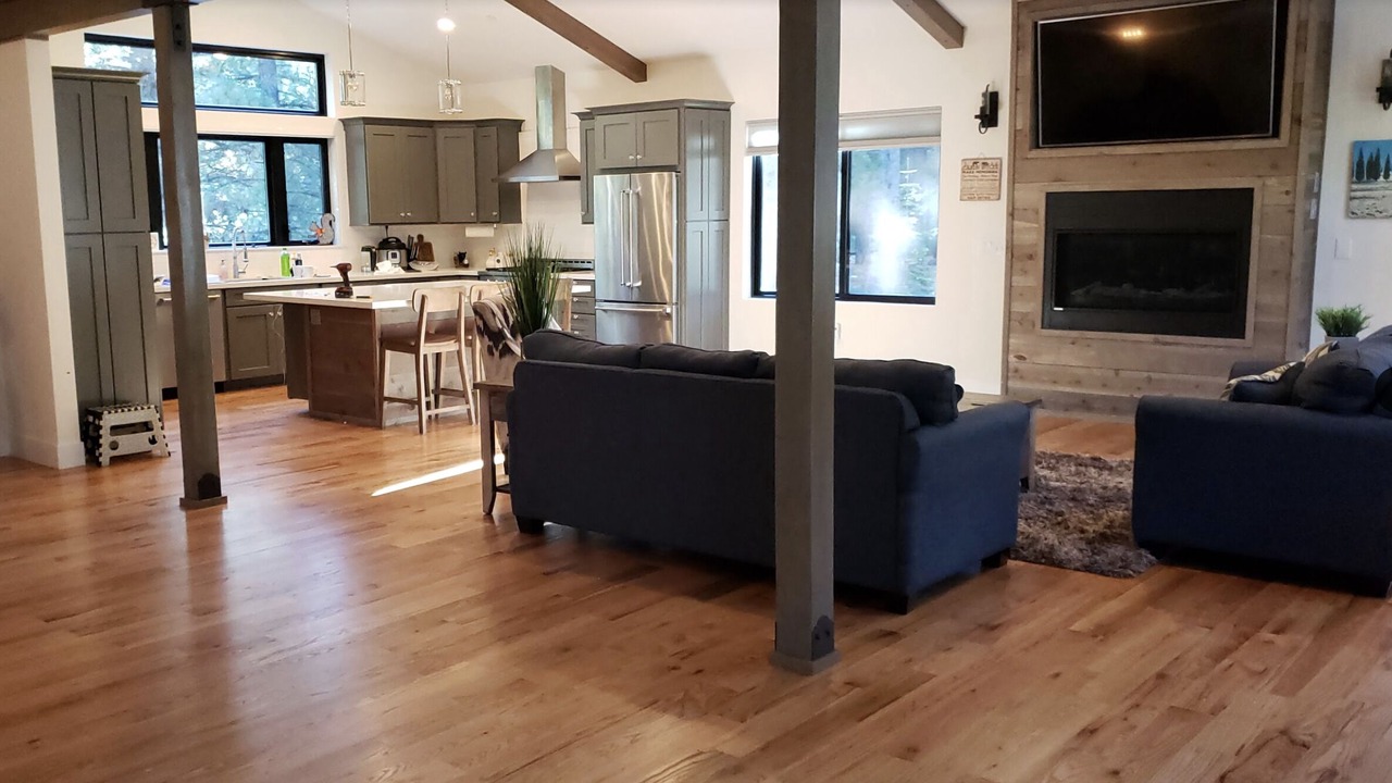 Photo of Livingroom in North Upper Truckee