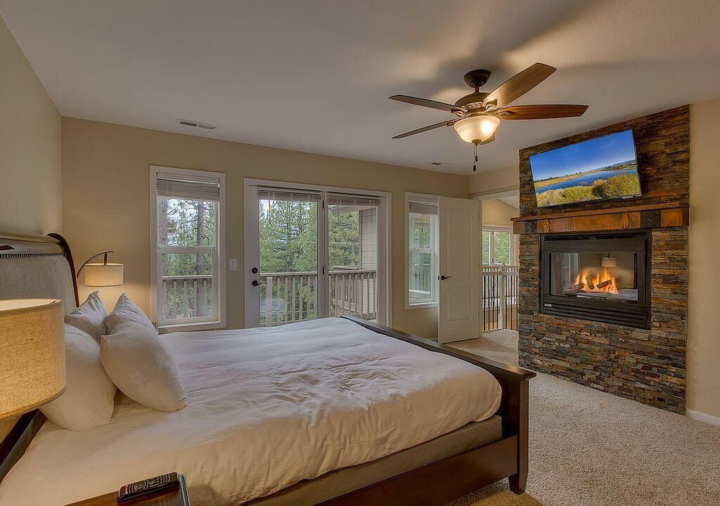 Photo of Bedroom in Country Club Estates