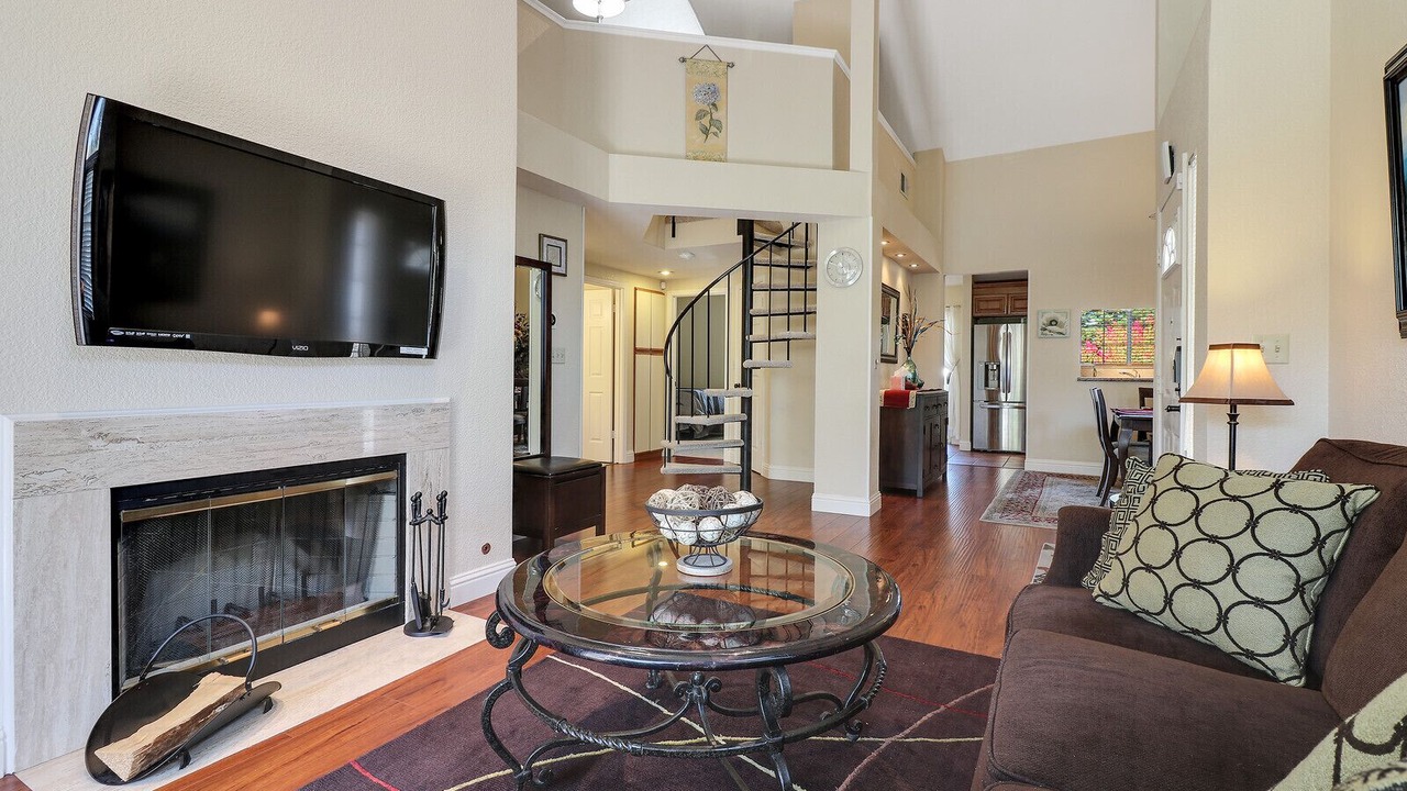 Photo of Livingroom in Alamo