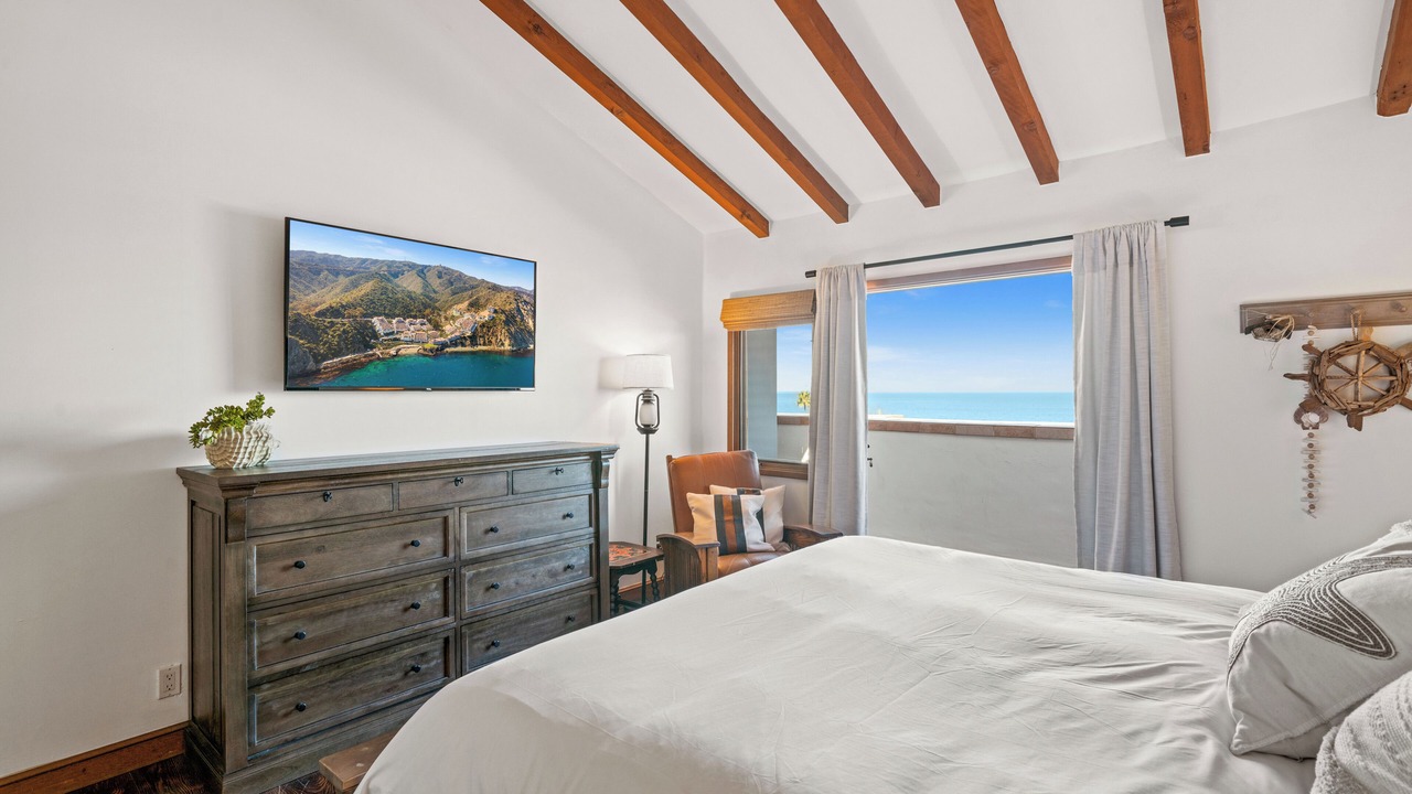 Photo of Bedroom in Avalon