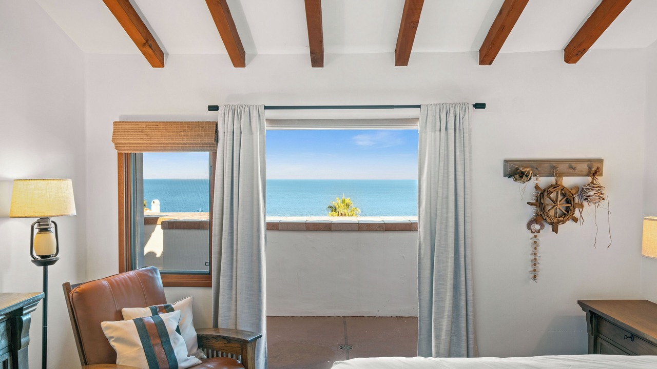 Photo of Bedroom in Avalon