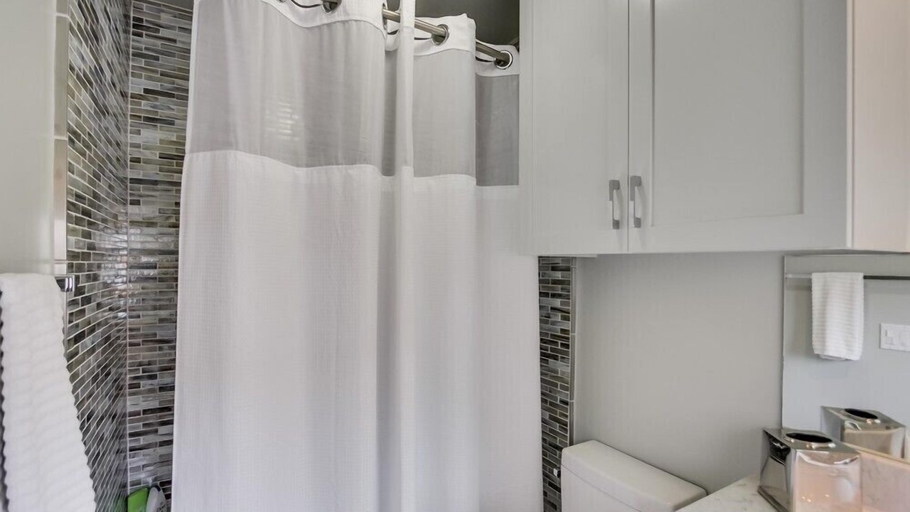 Photo of Bathroom in Central Mission Beach