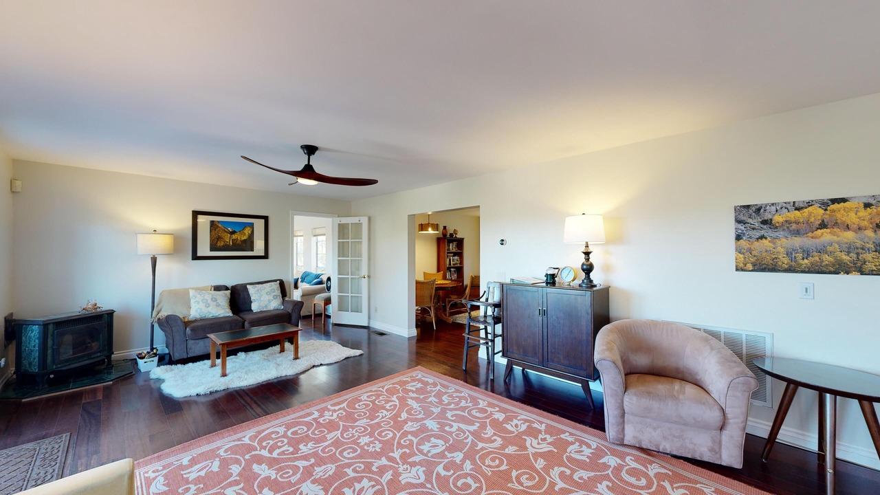 Photo of Livingroom in Phoenix Lake-Cedar Ridge