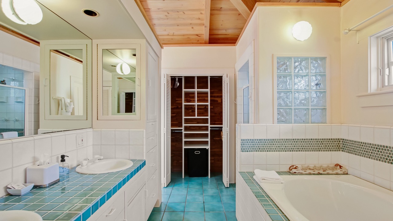 Photo of Bathroom in West Beach