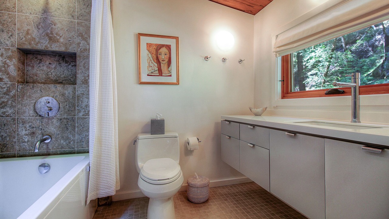 Photo of Bathroom in Forestville
