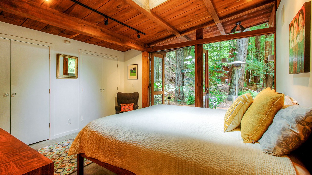 Photo of Bedroom in Forestville
