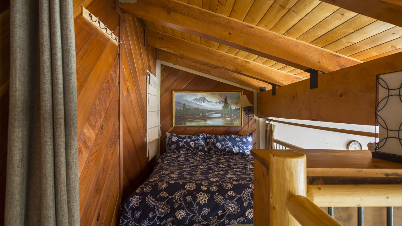 Photo of Bedroom in Mammoth Lakes