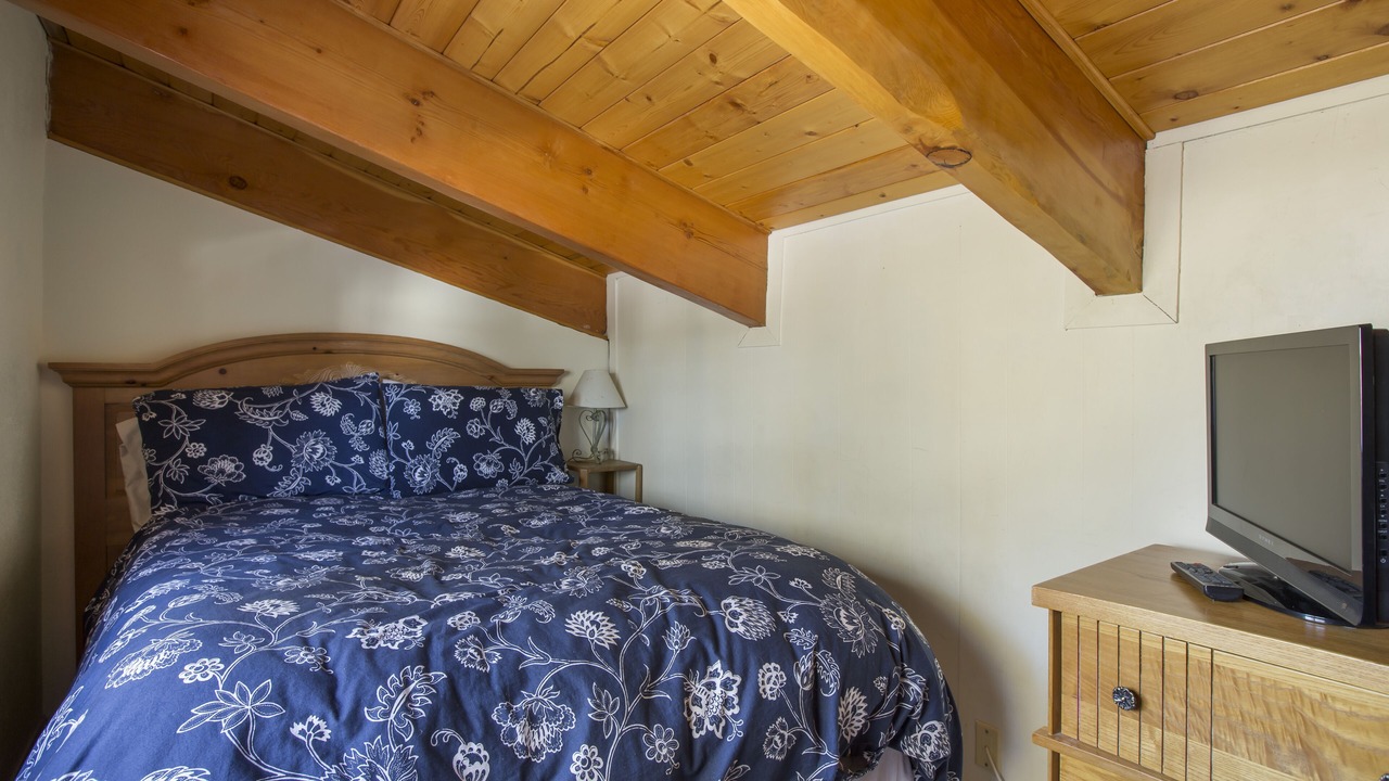 Photo of Bedroom in Mammoth Lakes