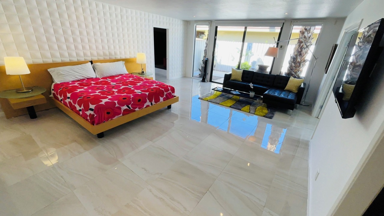 Photo of Bedroom in Canyon Corridor