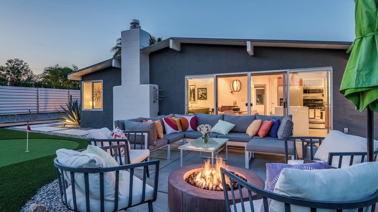 Photo of Patio Balcony in Racquet Club Estates