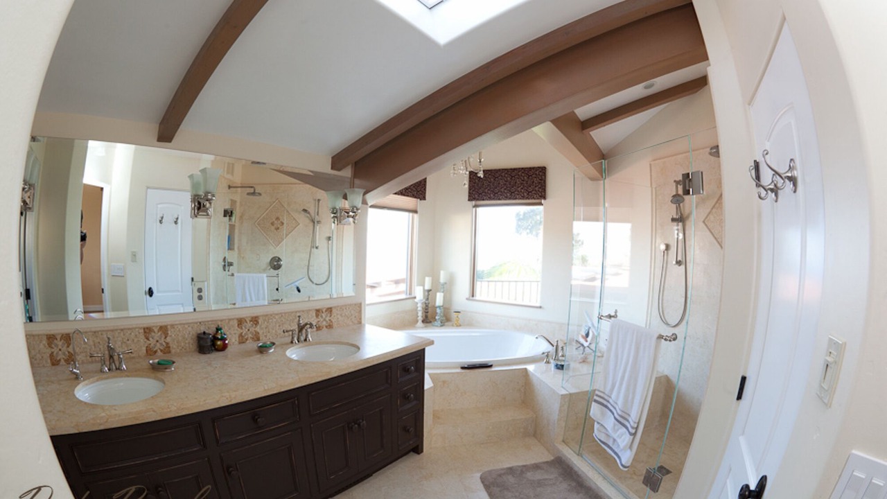 Photo of Bathroom in Alta Mesa