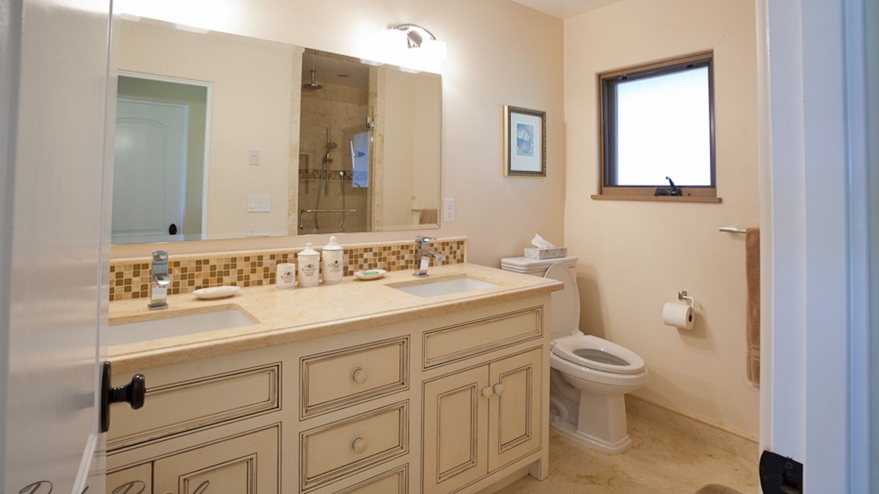Photo of Bathroom in Alta Mesa
