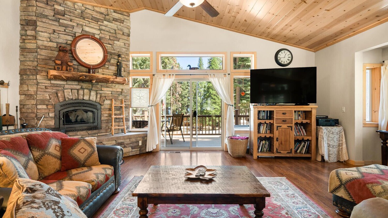 Photo of Livingroom in Lake Almanor West
