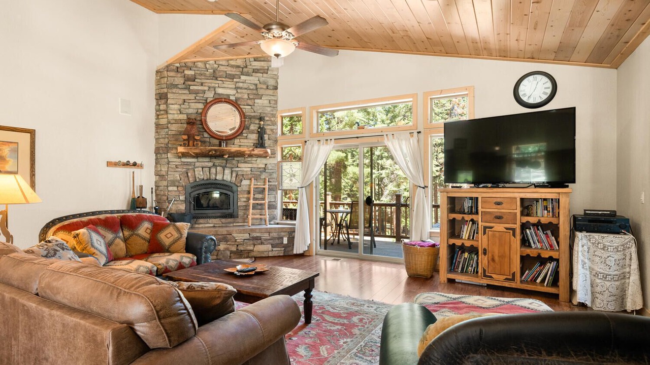 Photo of Livingroom in Lake Almanor West