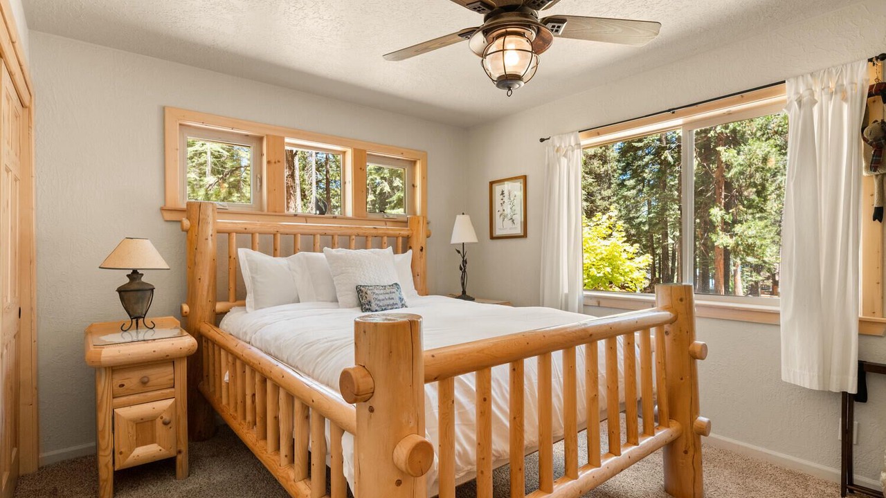Photo of Bedroom in Lake Almanor West