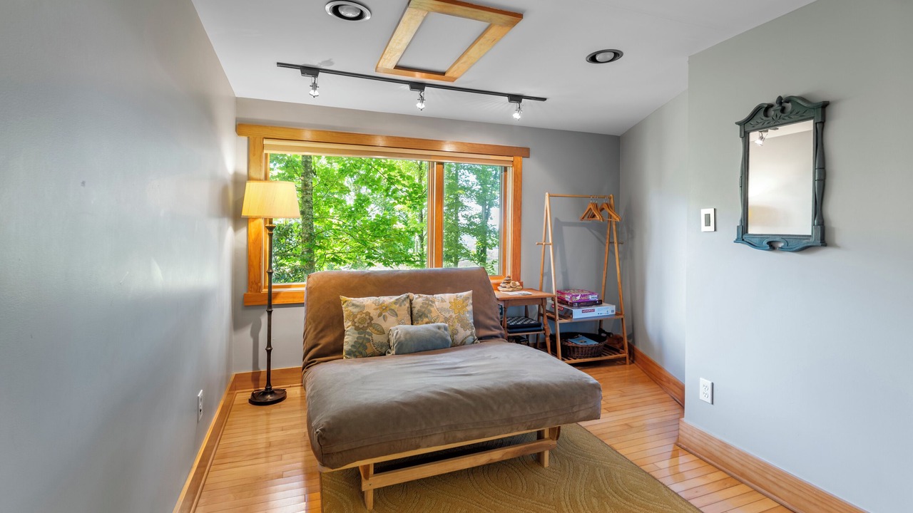 Photo of Bedroom in Hendersonville