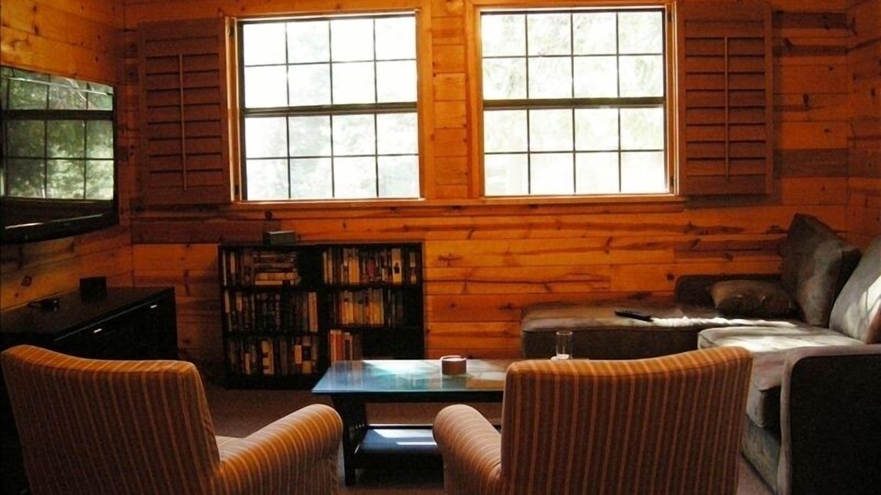Photo of Bedroom in Shingletown