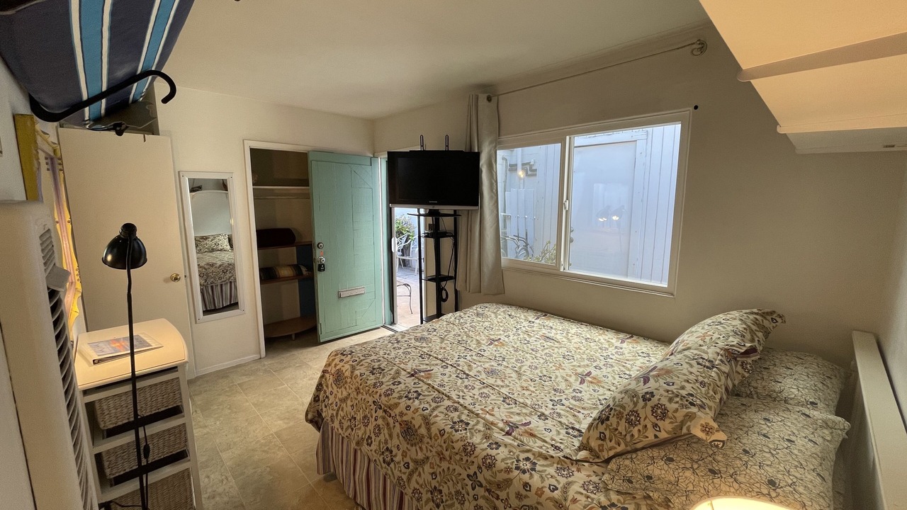 Photo of Bedroom in South Mission Beach