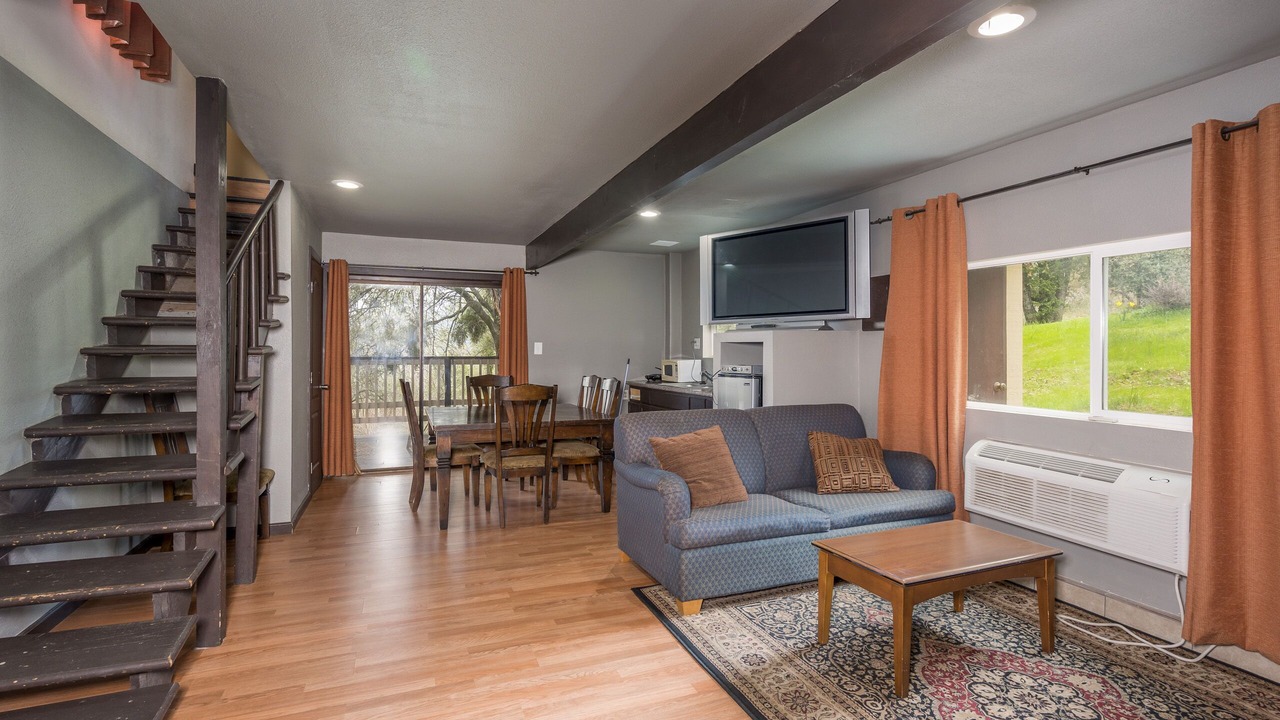 Photo of Livingroom in Oakhurst