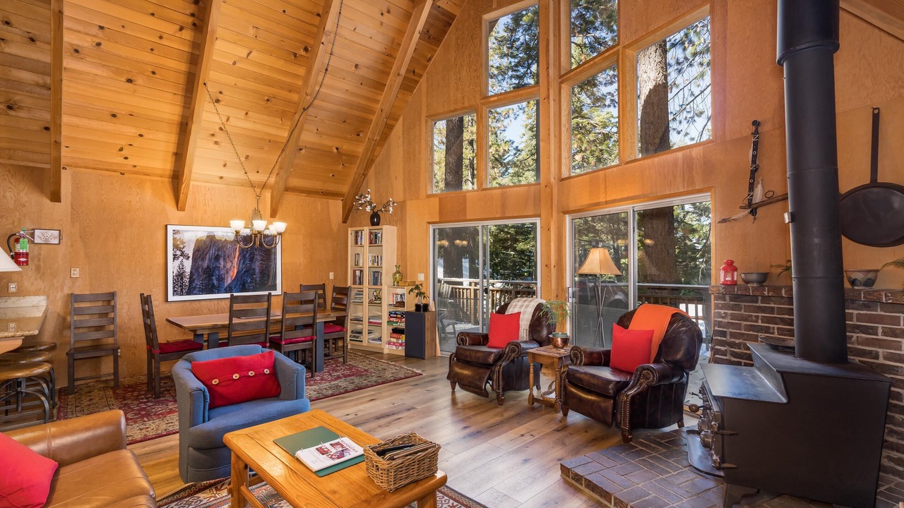 Photo of Livingroom in Yosemite West