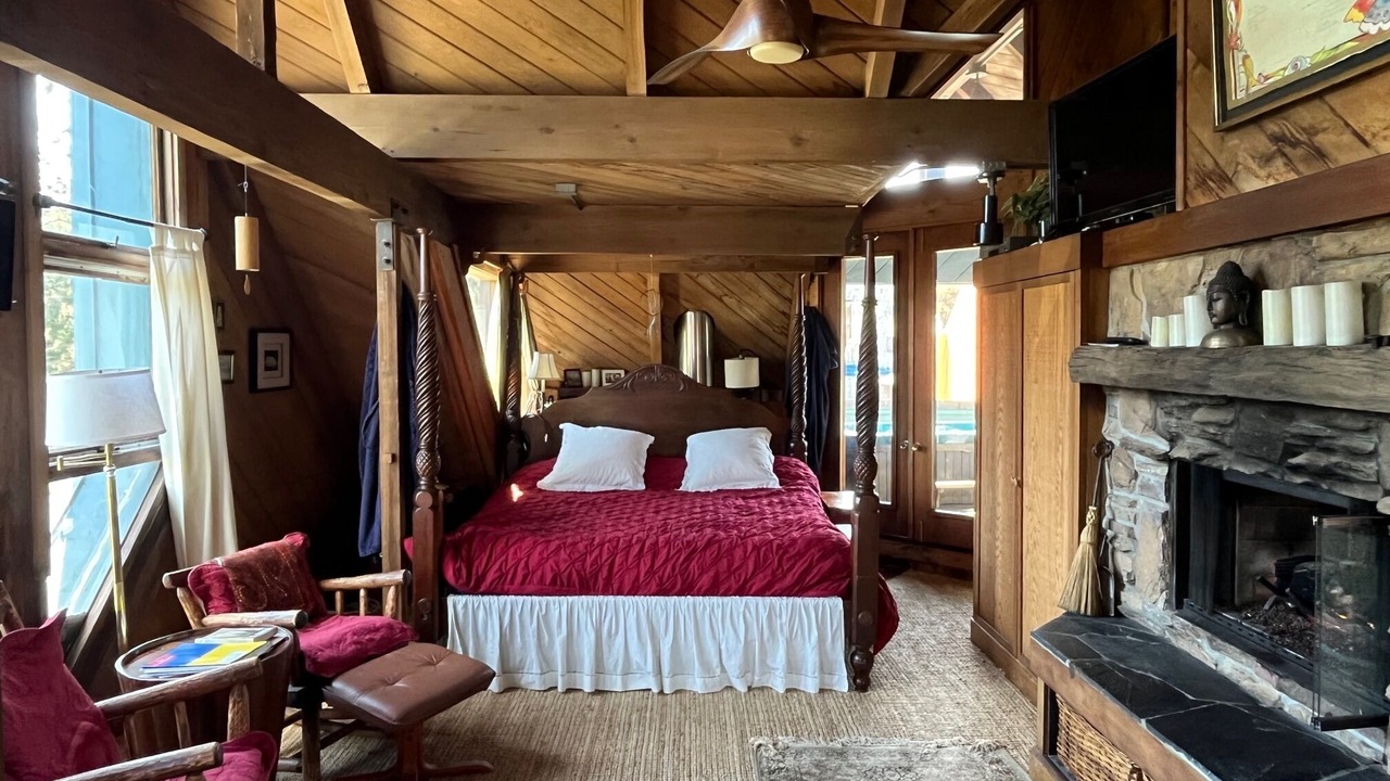 Photo of Livingroom in Marin City