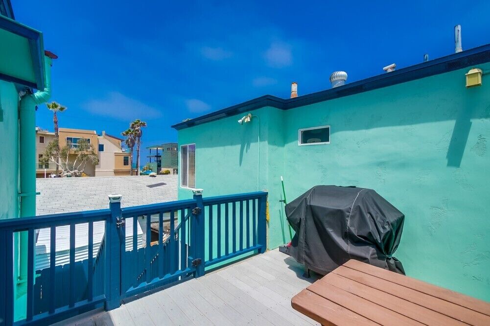 Photo of Patio Balcony in Central Mission Beach