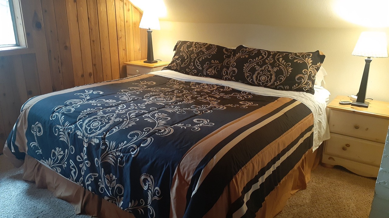 Photo of Bedroom in Shingletown