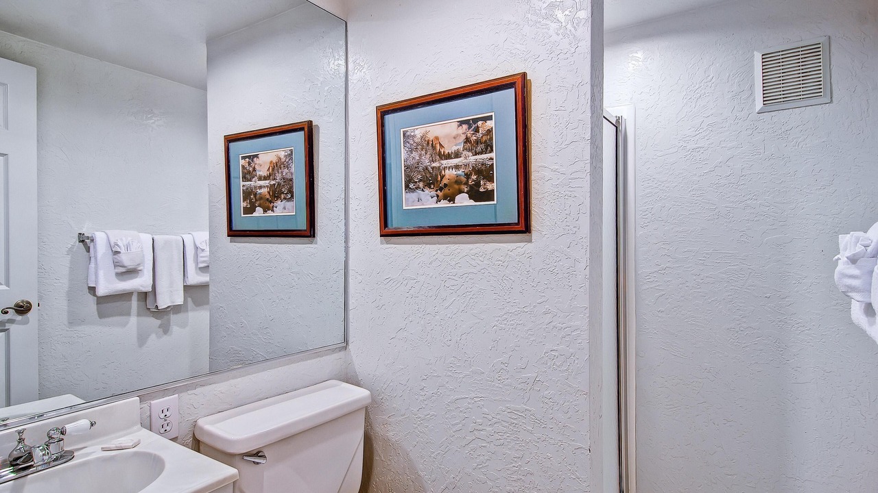 Photo of Bathroom in Yosemite West