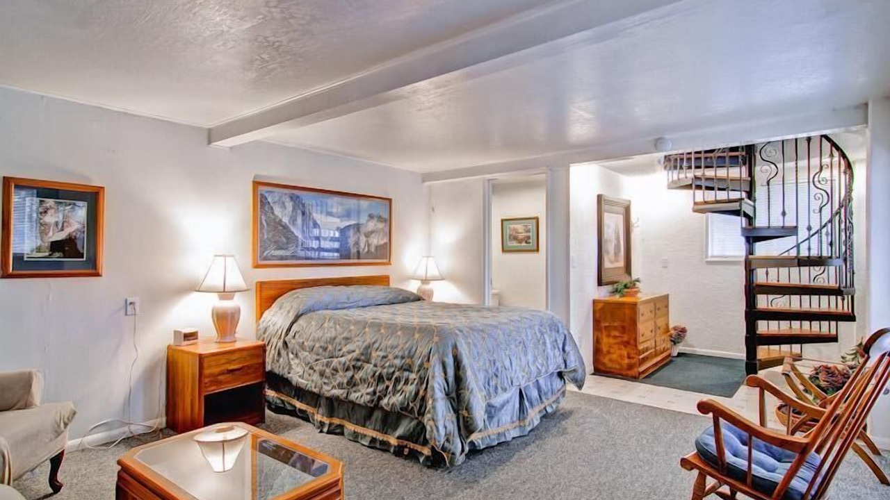 Photo of Bedroom in Yosemite West