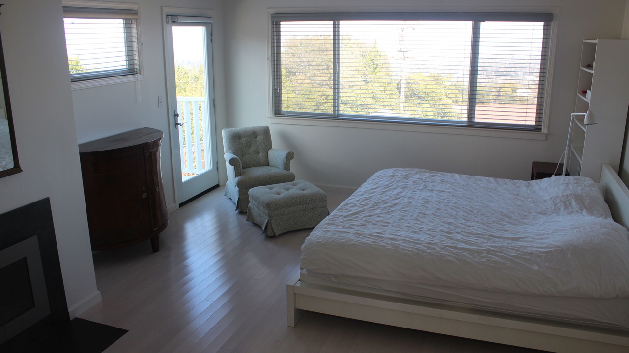 Photo of Bedroom in Emerald Hills
