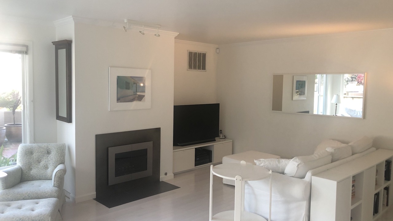 Photo of Livingroom in Emerald Hills