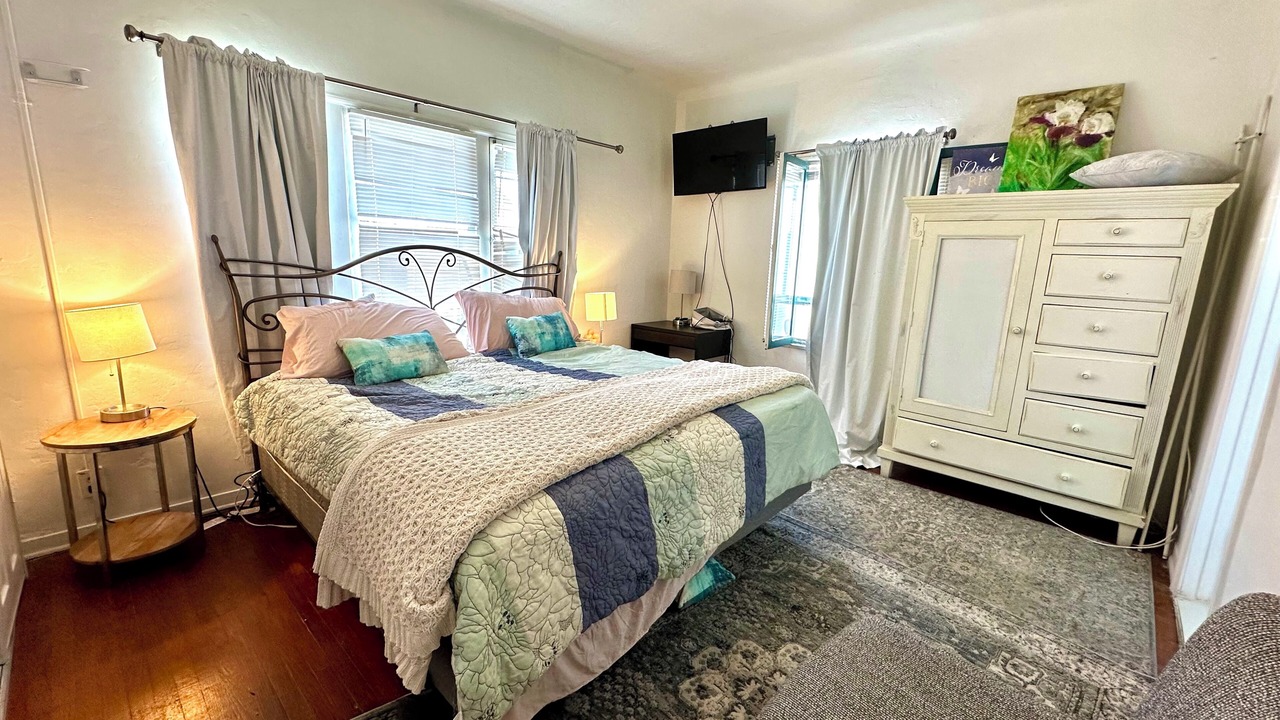 Photo of Bedroom in La Brea