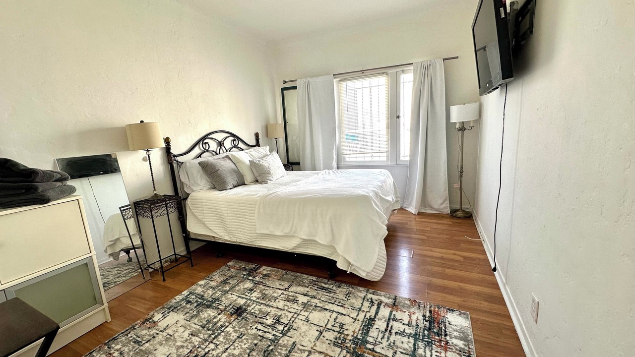 Photo of Bedroom in La Brea