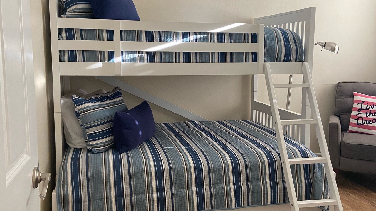 Photo of Bedroom in Naples Park