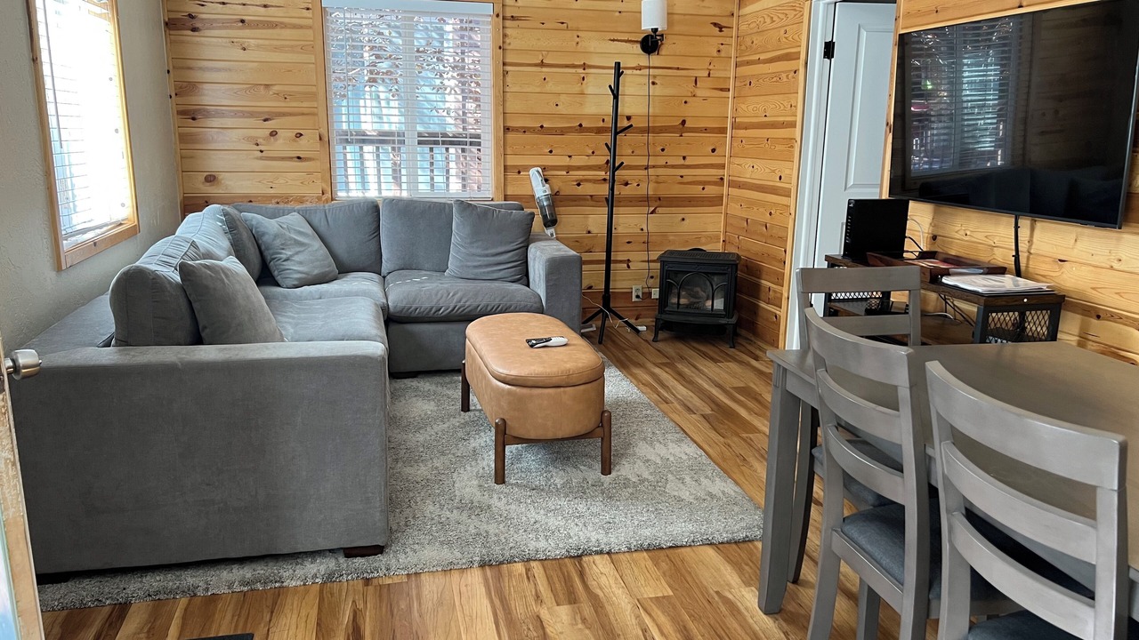 Photo of Livingroom in Peninsula Village
