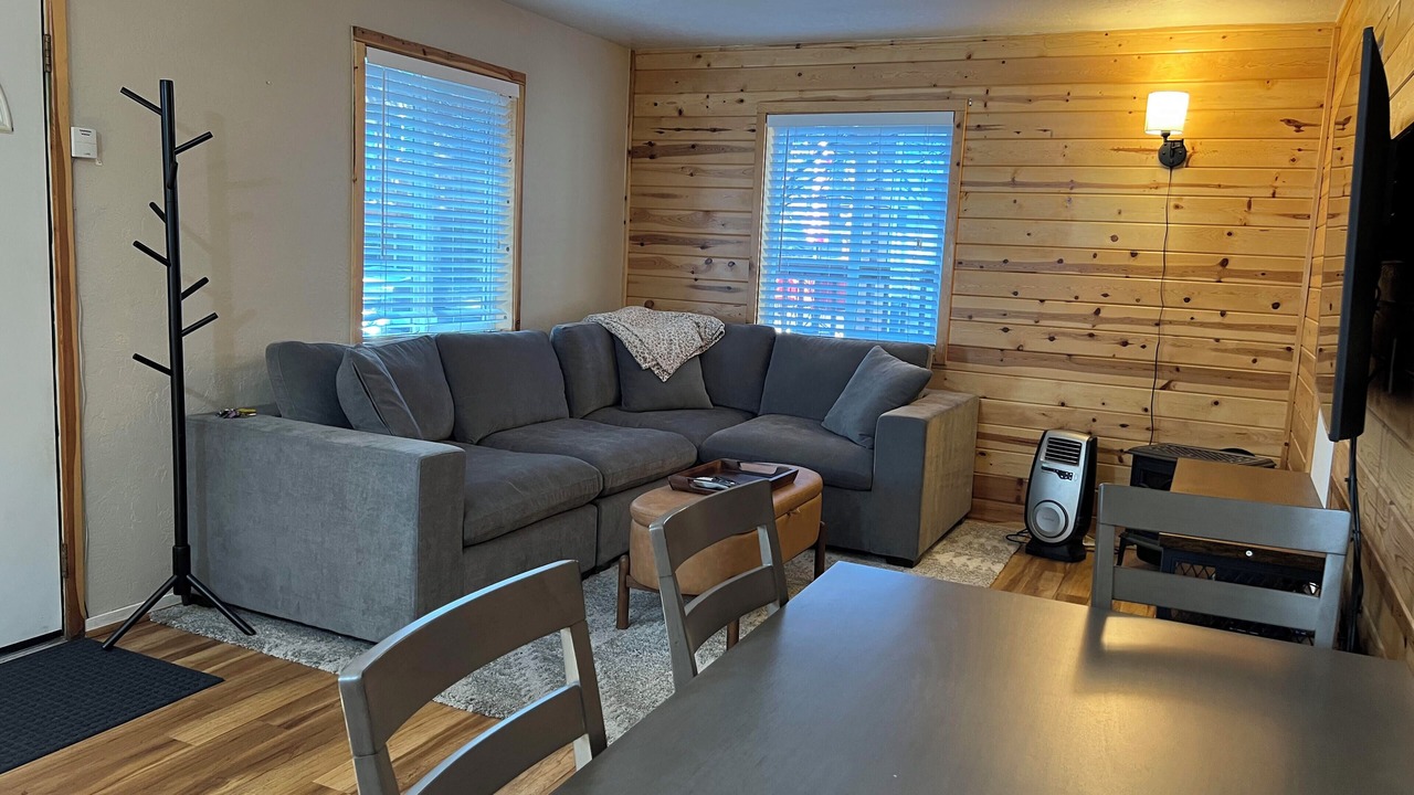 Photo of Livingroom in Peninsula Village
