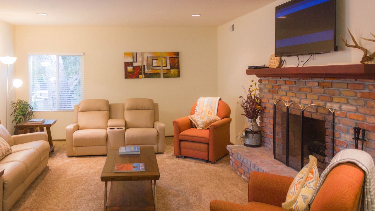 Photo of Livingroom in Sunland-Tujunga