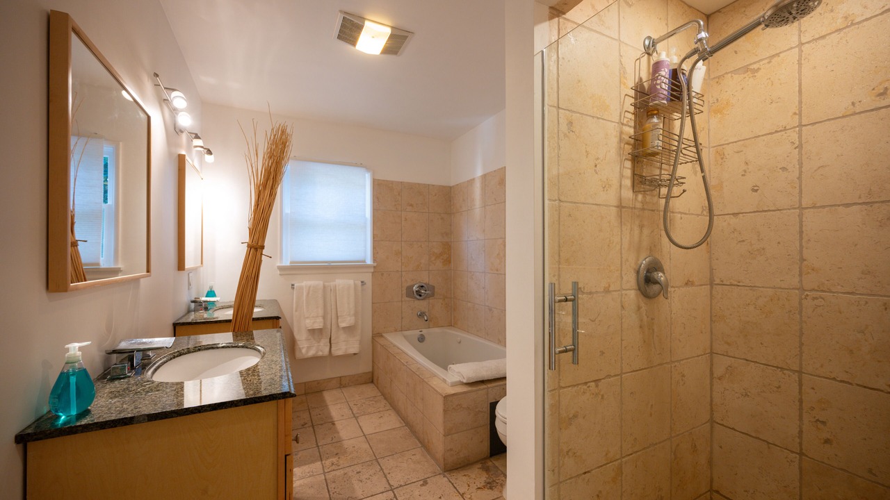 Photo of Bathroom in Woodland Hills