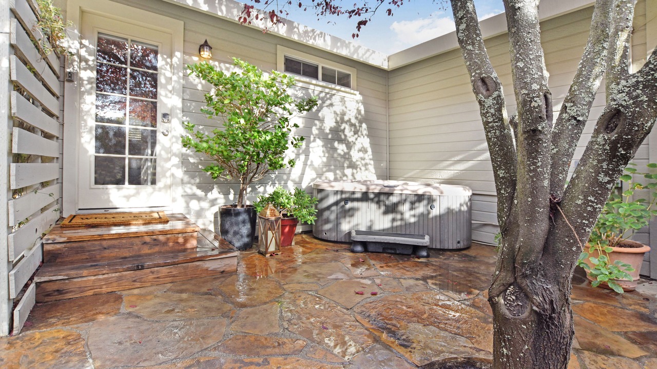 Photo of Patio Balcony in Boyes Hot Springs
