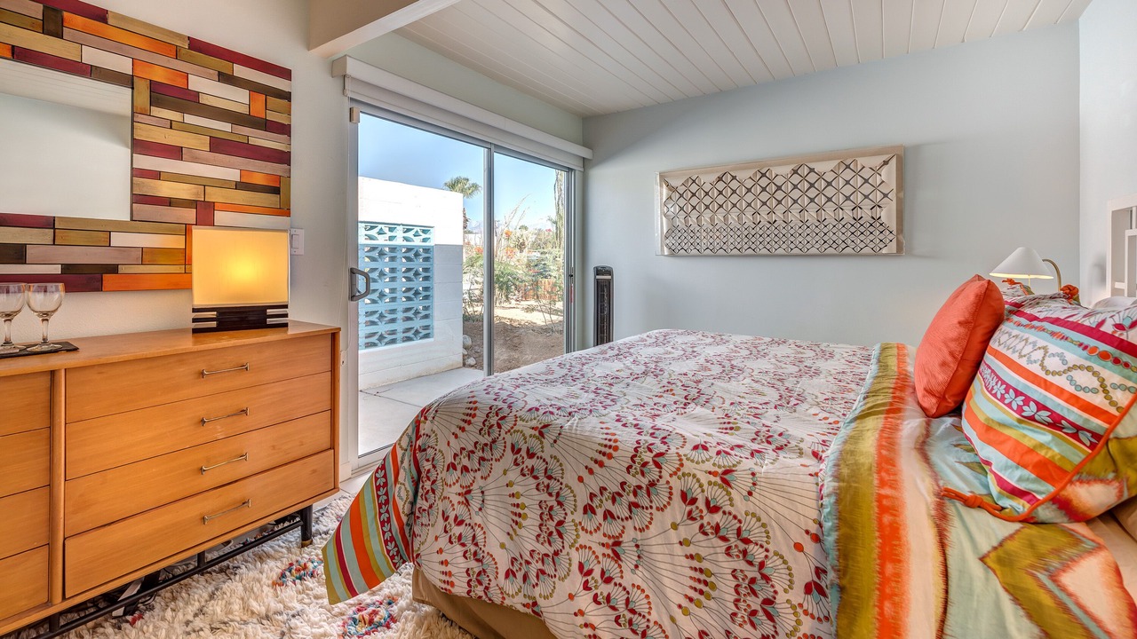 Photo of Bedroom in Racquet Club Estates