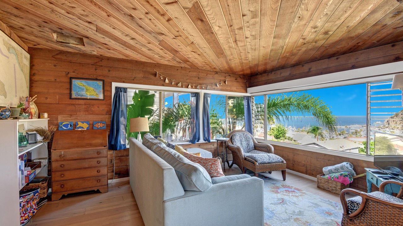Photo of Bedroom in Avalon