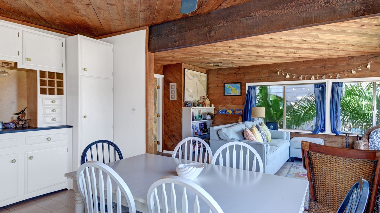 Photo of Bedroom in Avalon