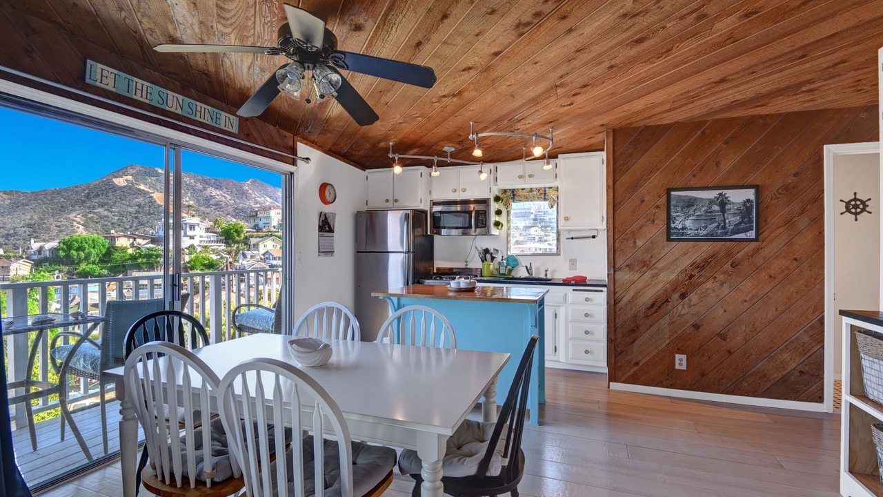 Photo of Bedroom in Avalon