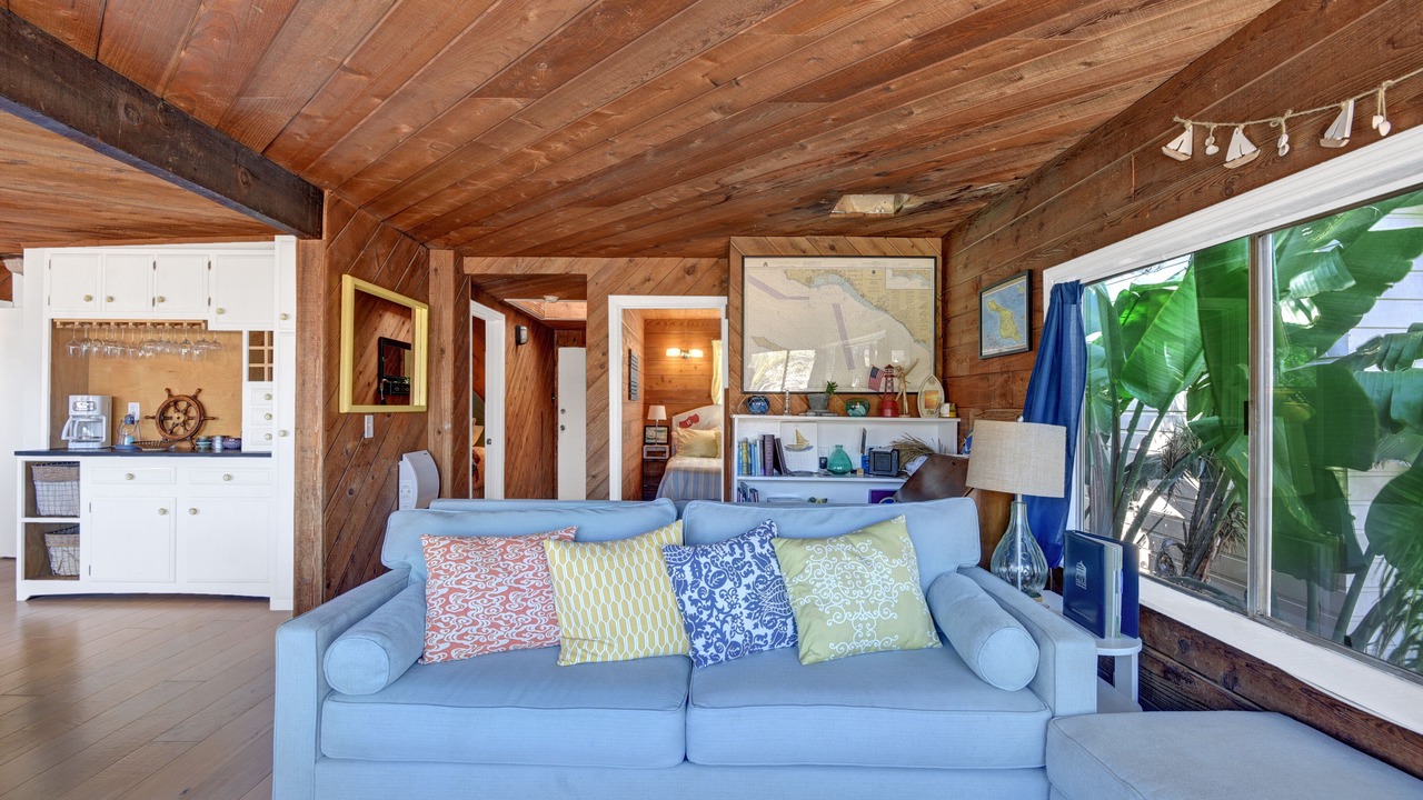 Photo of Bedroom in Avalon