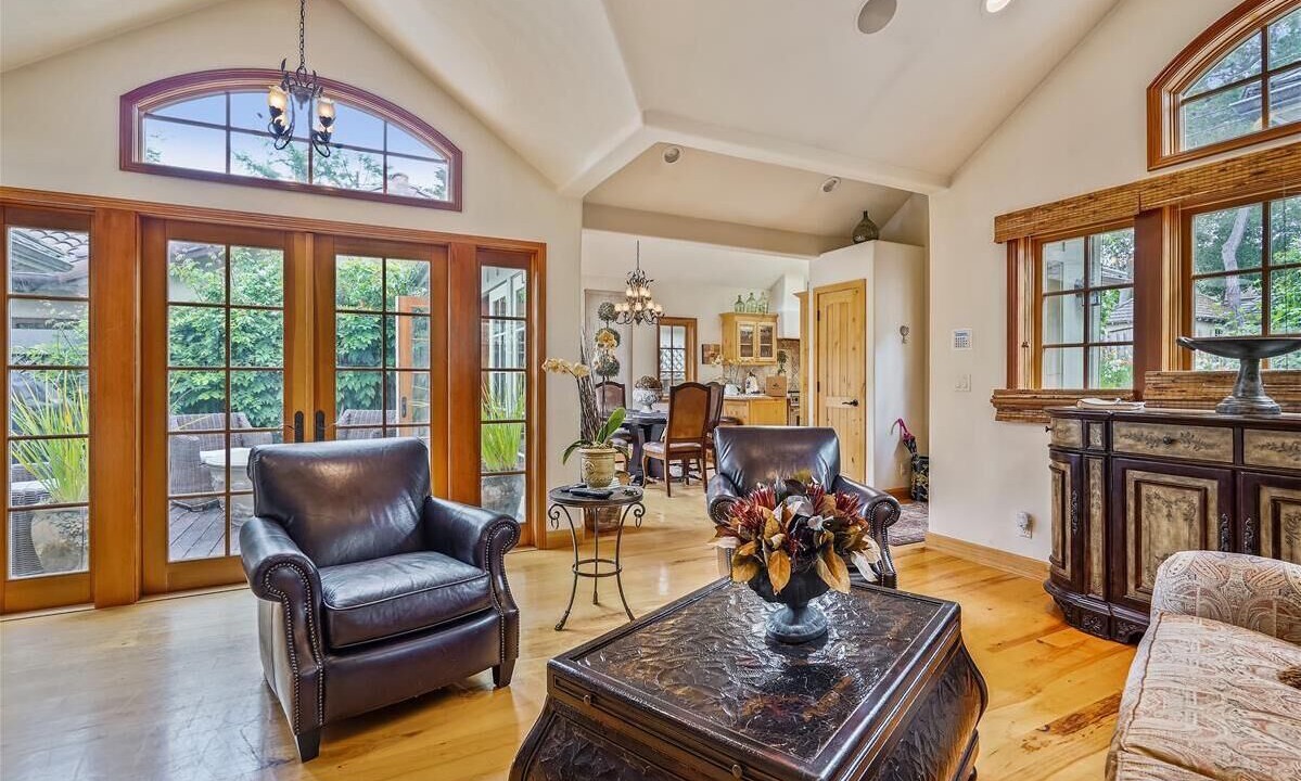 Photo of Livingroom in Northeast Carmel