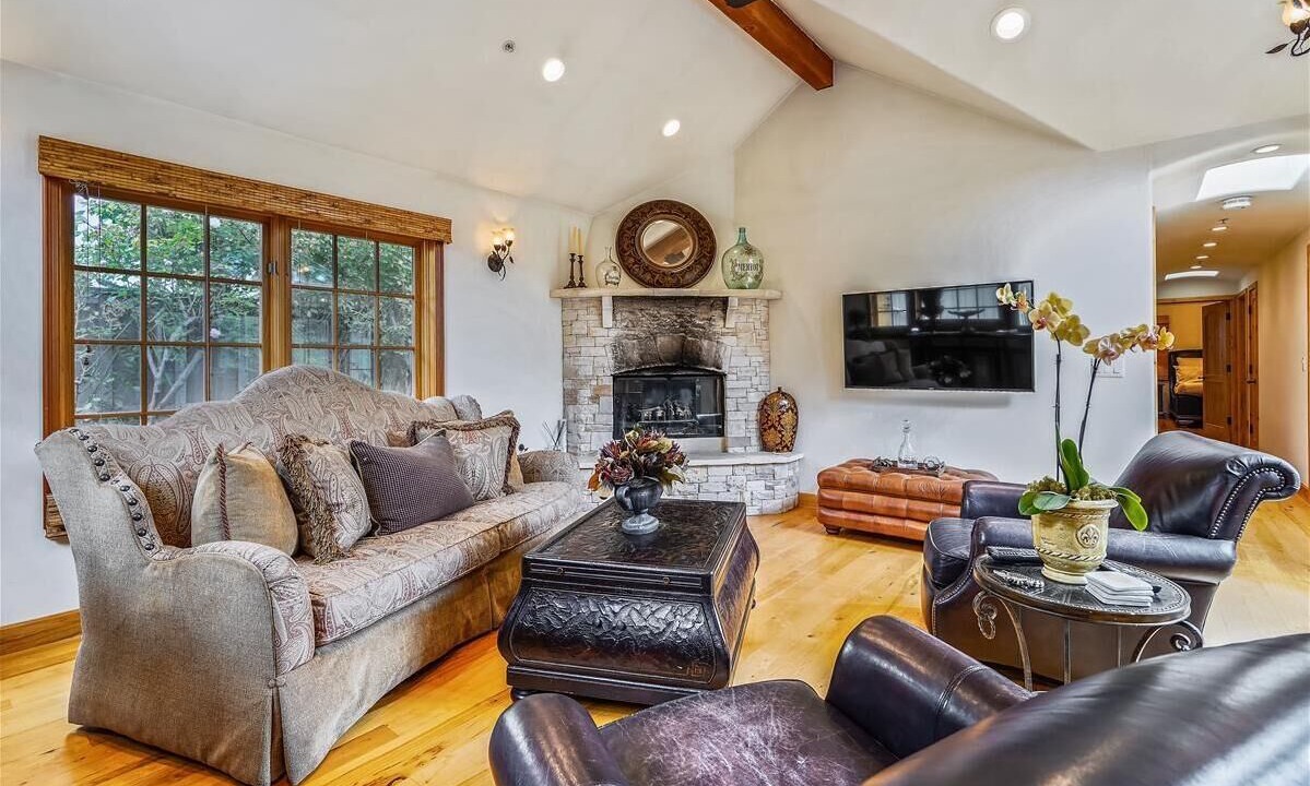 Photo of Livingroom in Northeast Carmel